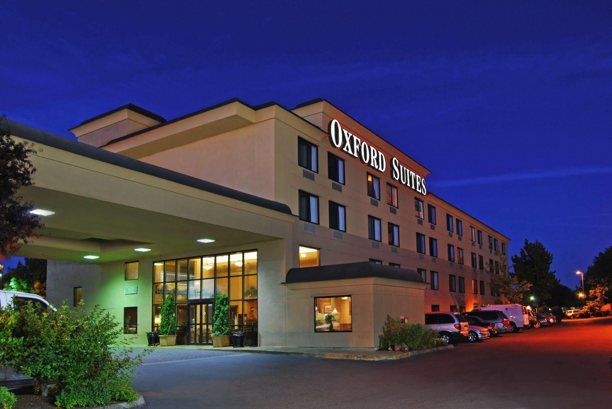 Oxford Suites Portland - Jantzen Beach Exterior foto